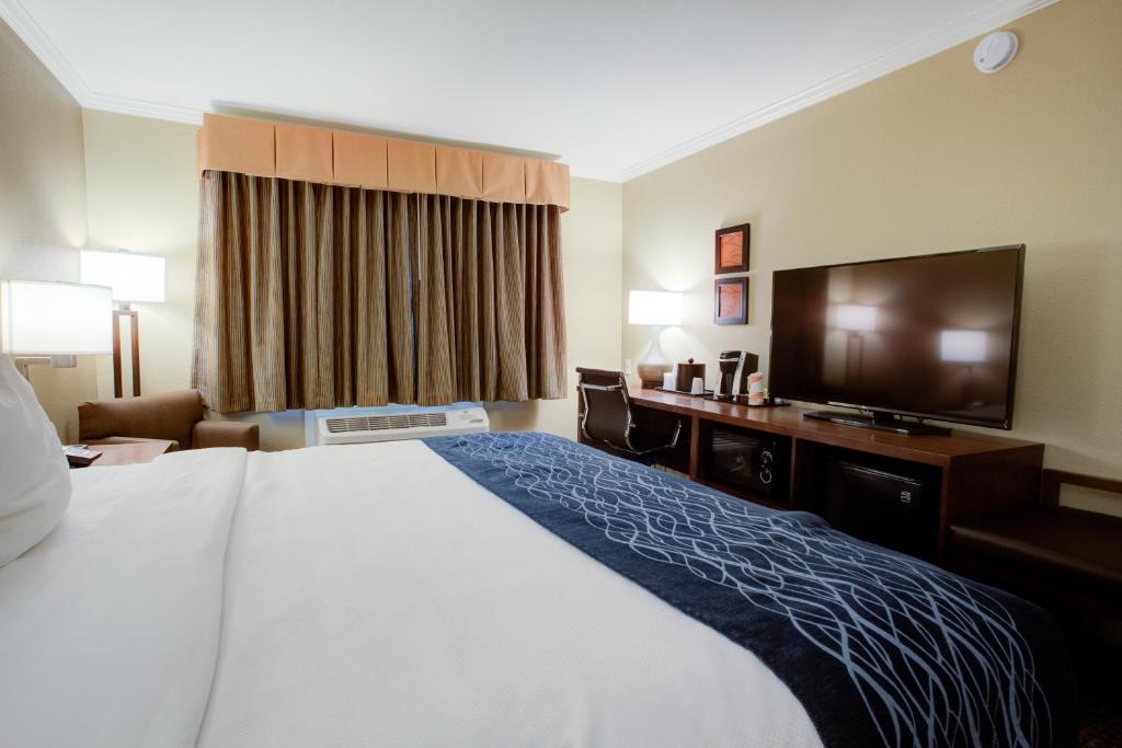 Comfort Inn Sunnyvale - Silicon Valley - Tap to explore photos