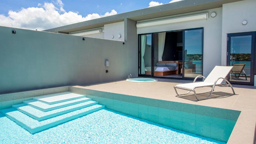 Feliz Villa Suite Kourijima View photo 2