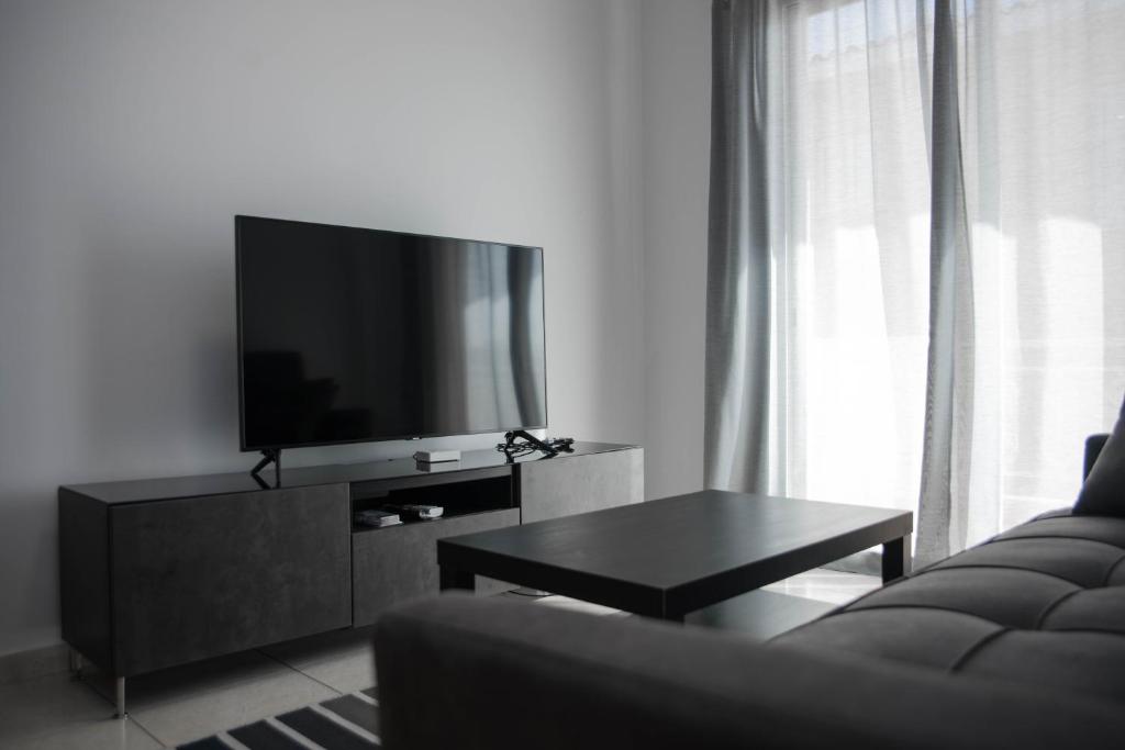 Renovated one bedroom apartment in Paphos with pool photo 4