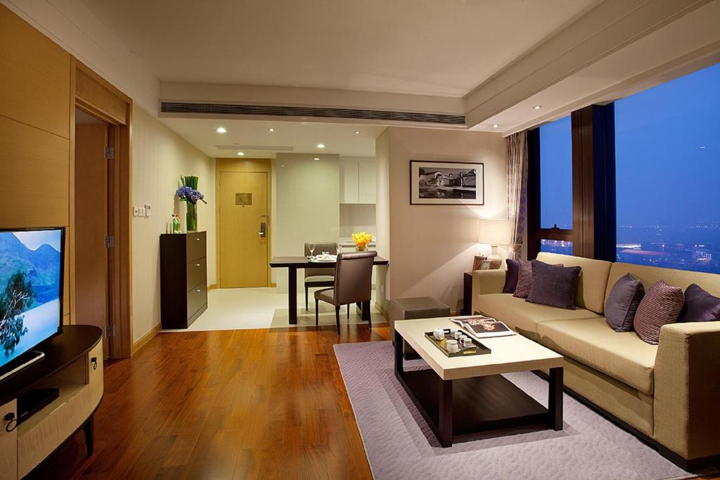 Апартаменты (Executive One-Bedroom Apartment with 2 Breakfast), Ascott Midtown Suzhou