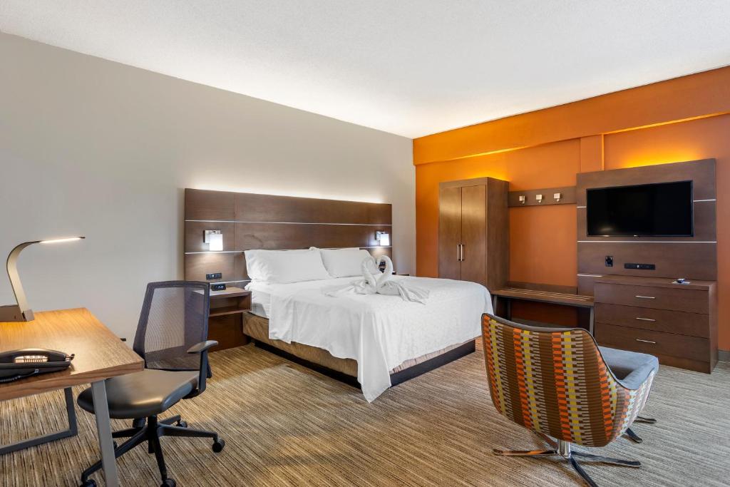 Holiday Inn Express Branson- Green Mountain Drive, an IHG Hotel photo 3