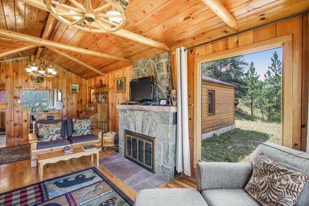 Flower Lane Cabin photo 3