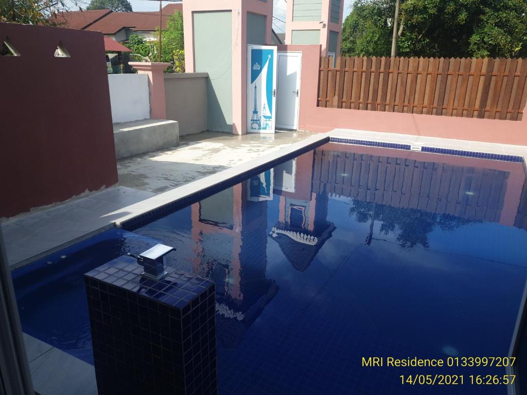MRI Residence - Homestay in Sg Buloh with Swimming Pool - No Pork&Alcohol Allowed photo 1