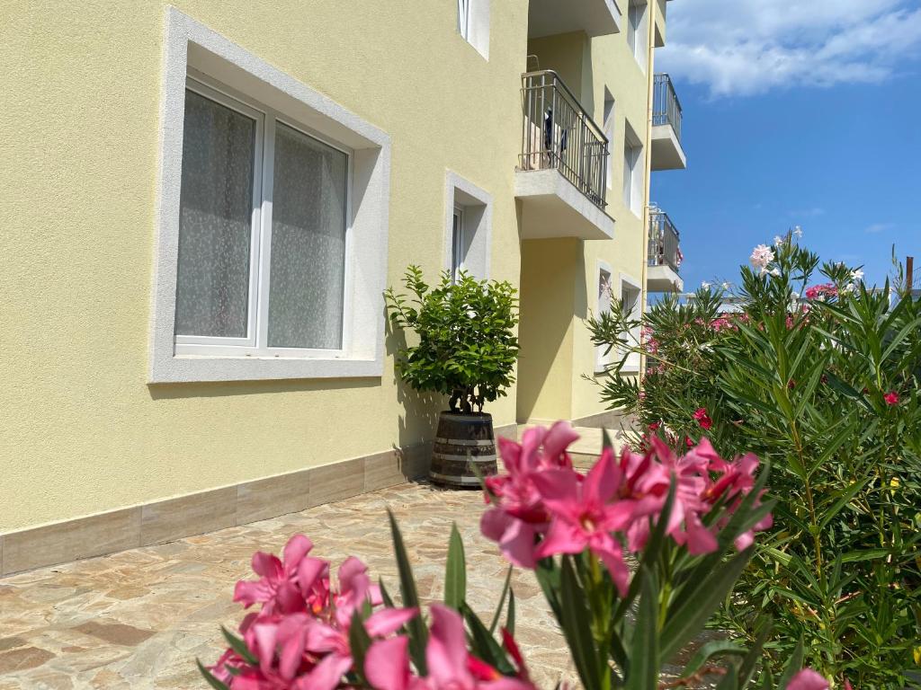 Byala Friendy Sea Apartaments photo 1