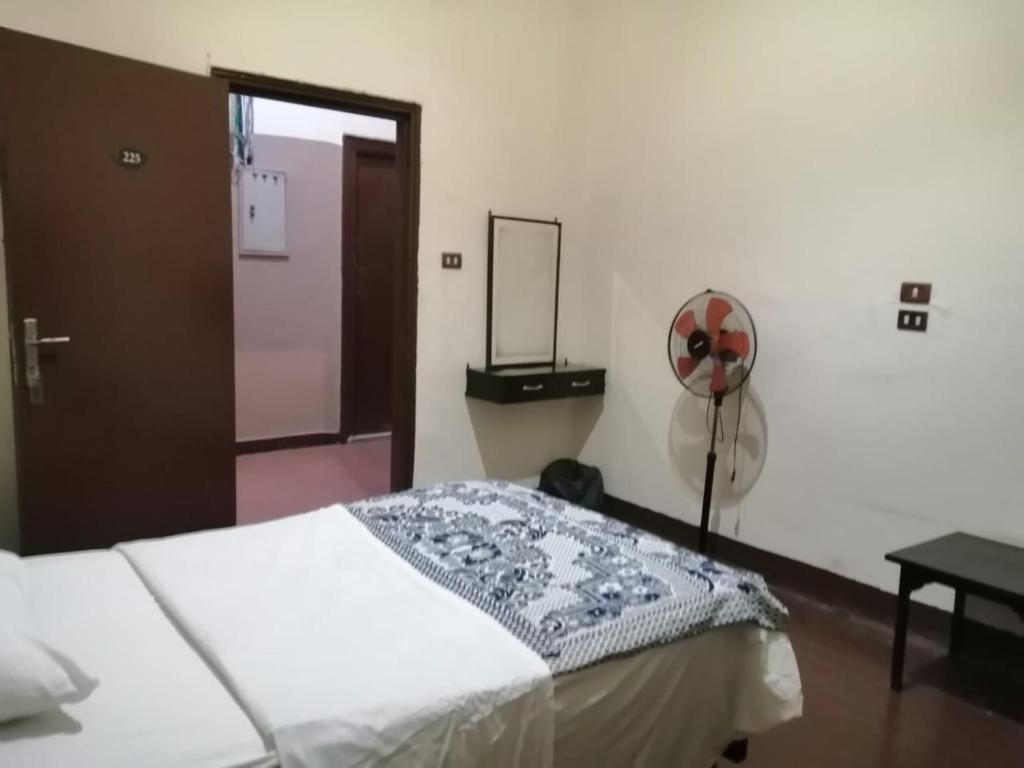 Одноместный (Одноместный номер с собственной внешней ванной комнатой), Hotel NEW HOTEL