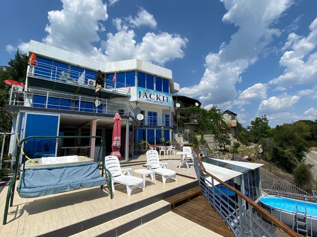 Villa Jackie photo 1