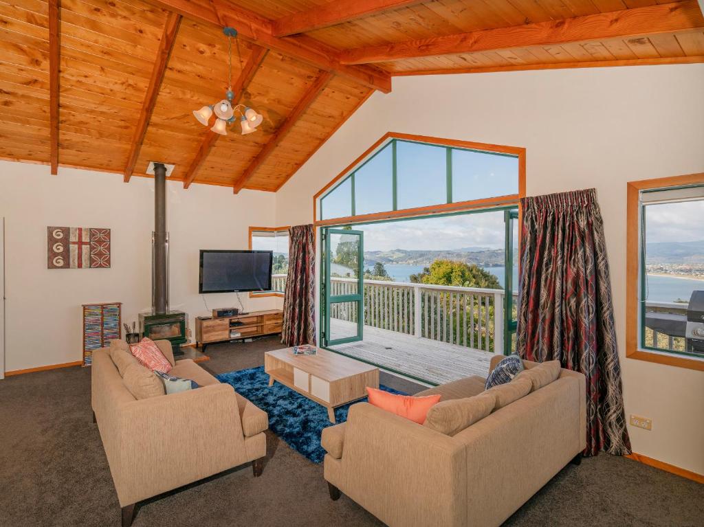 Sensational on Centennial - Whitianga Holiday Home photo 2