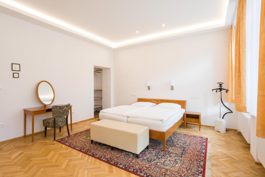 Luxusní velký apartmán s terasou v centru Litomyšle photo 2