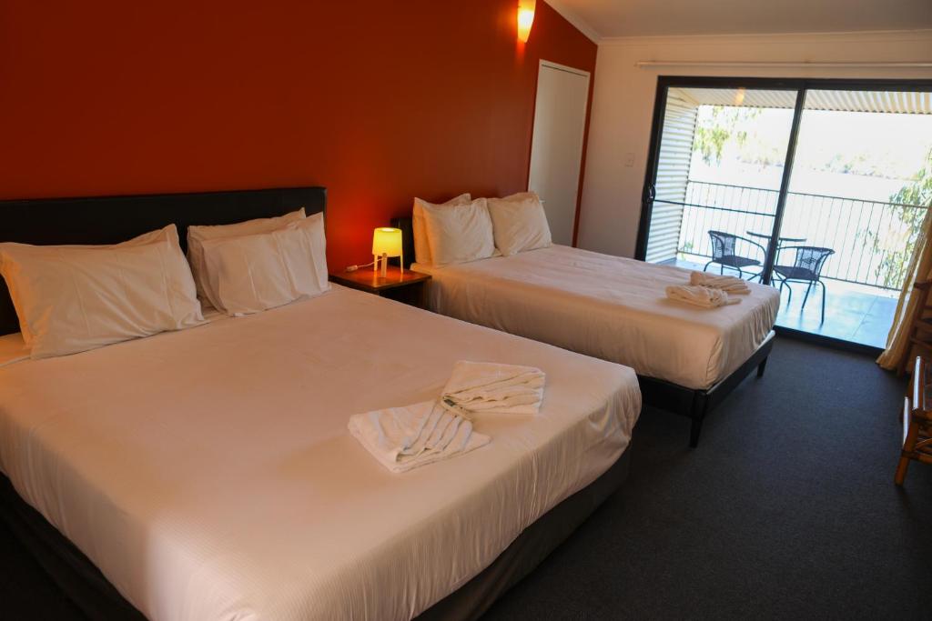 De Lago Resort On Lake Bennett photo 1