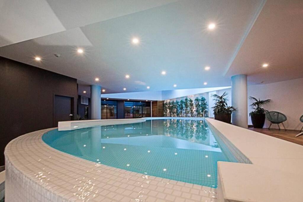 Luxe 2BR Executive Apartment Kingston Pool Parking WiFi BBQ Wine photo 1