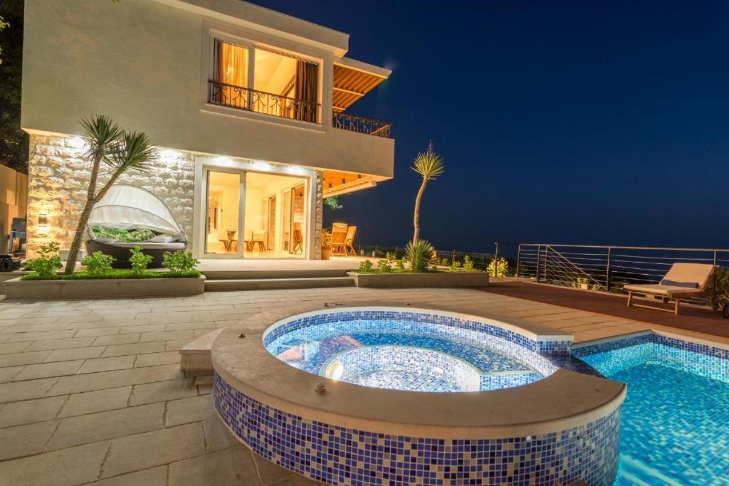 Luxury Villa Crystal Blue photo 2