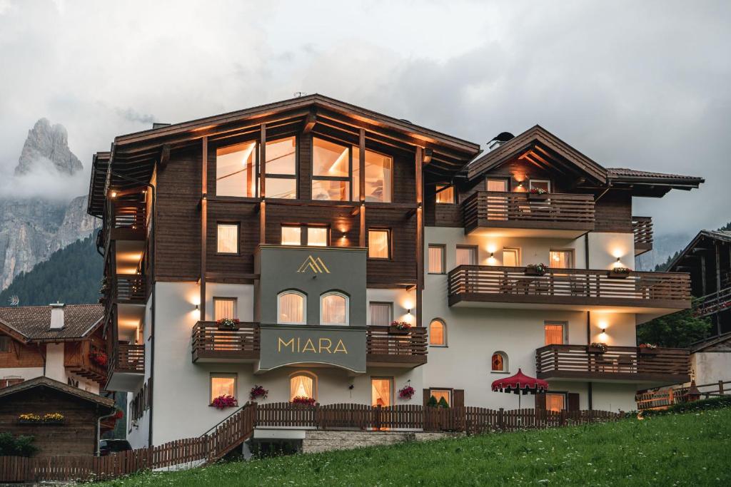 Garni Hotel Miara - Your Dolomites Home photo 2