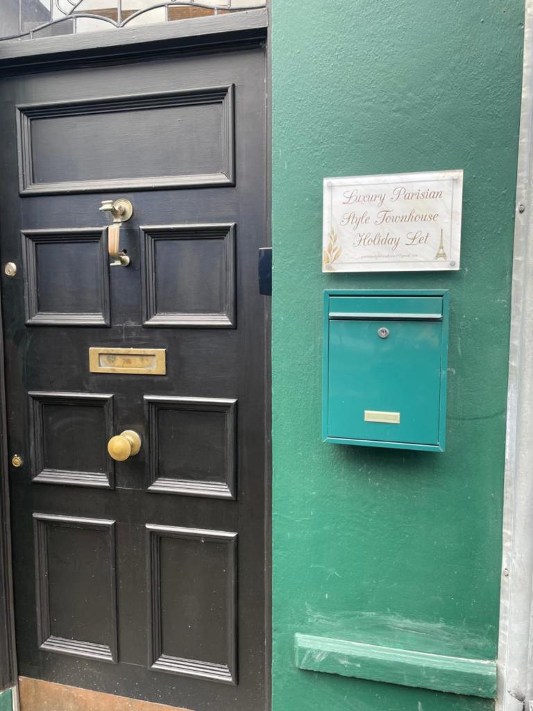 Parisian Style Townhouse photo 3