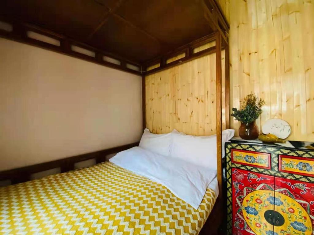 Двухместный (Двухместный номер в китайском стиле с 1 кроватью), Yue Xuan Courtyard Garden International Youth Hostel