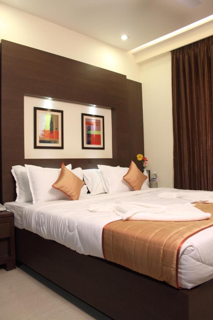 Hotel Pristine Residency photo 1