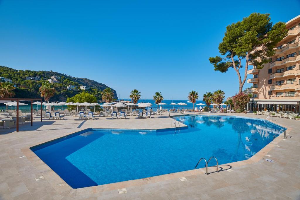 Grupotel Playa Camp de Mar - Adults Only photo 2