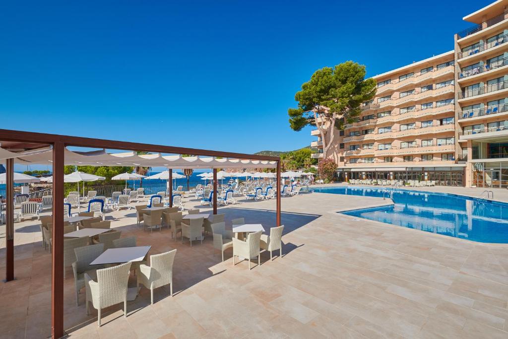 Grupotel Playa Camp de Mar - Adults Only photo 3