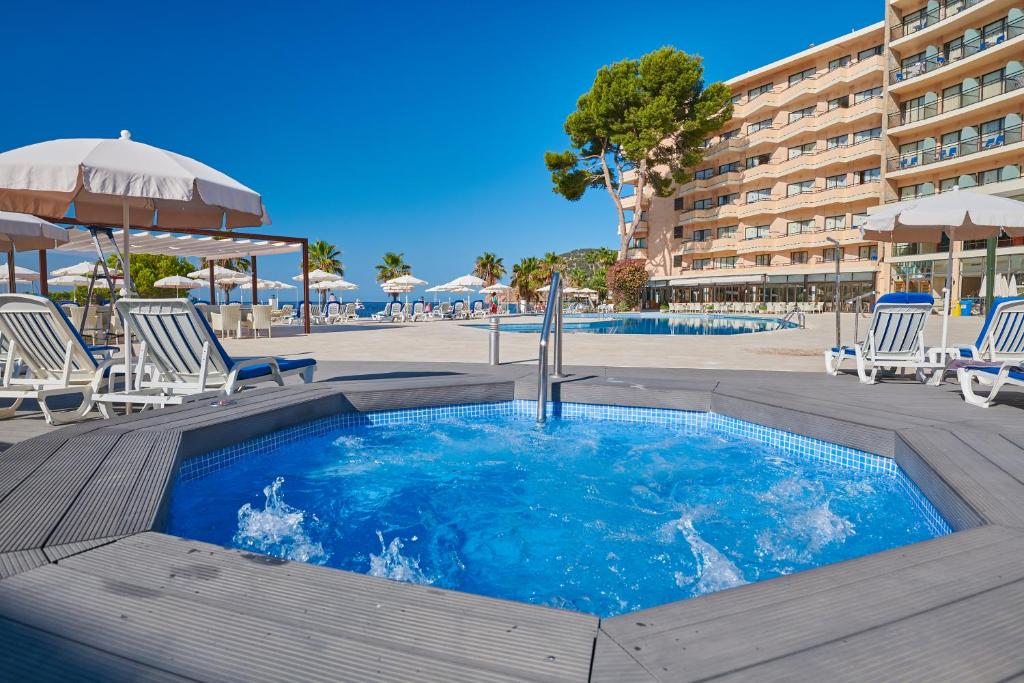 Grupotel Playa Camp de Mar - Adults Only photo 4