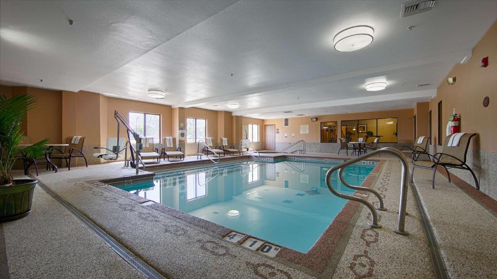 Best Western Plus Tulsa Woodland Hills Hotel and Suites photo 1