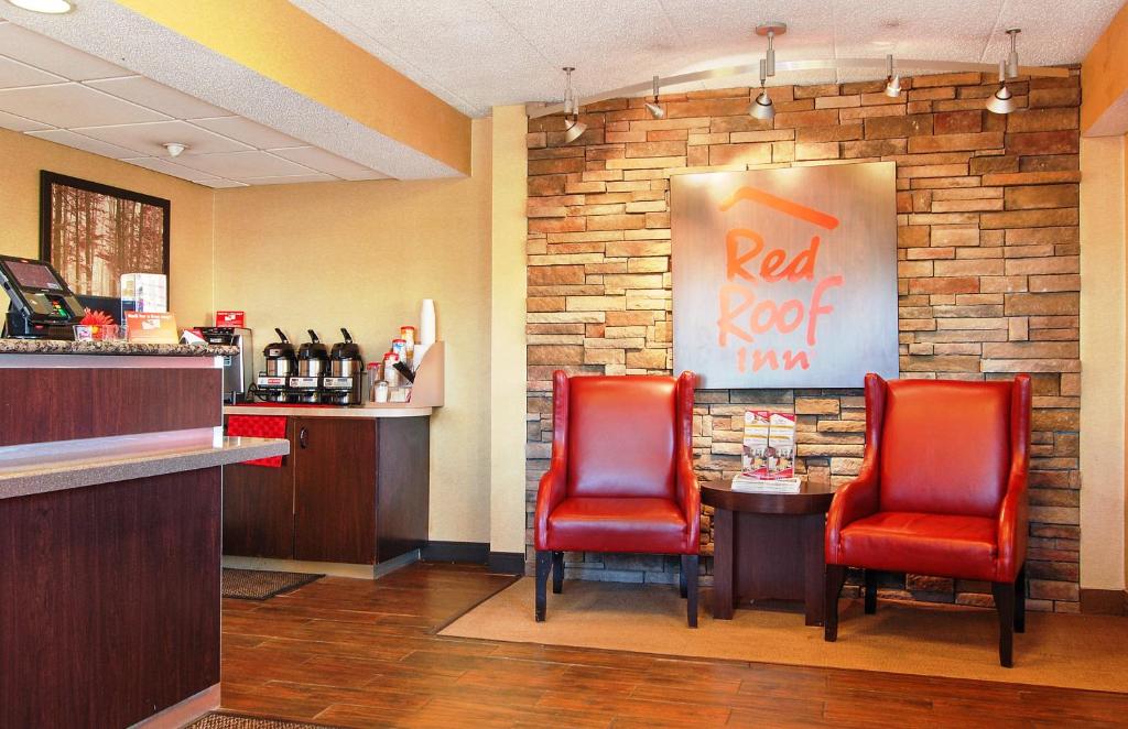 Red Roof Inn Canton photo 4