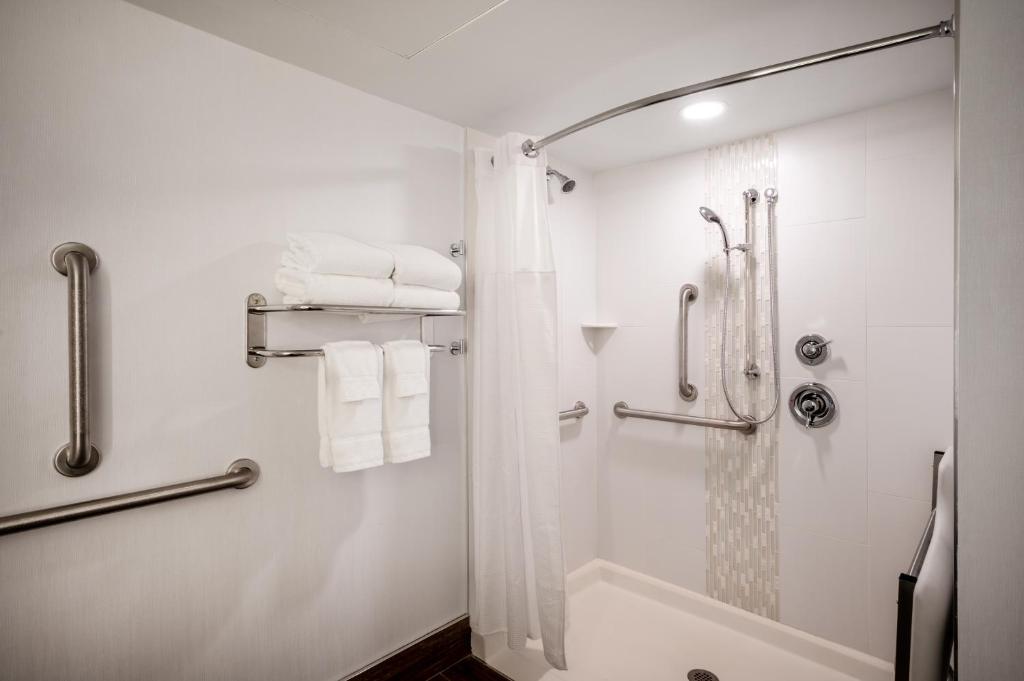 Crowne Plaza Albany - The Desmond Hotel photo 2
