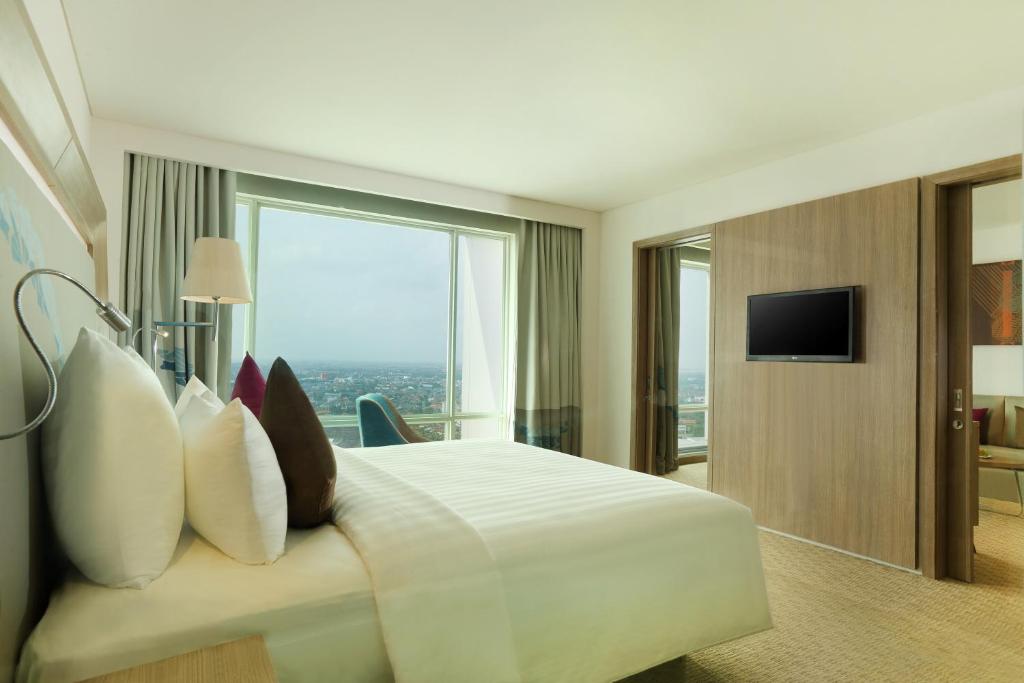 Novotel Tangerang - Tap to explore photos