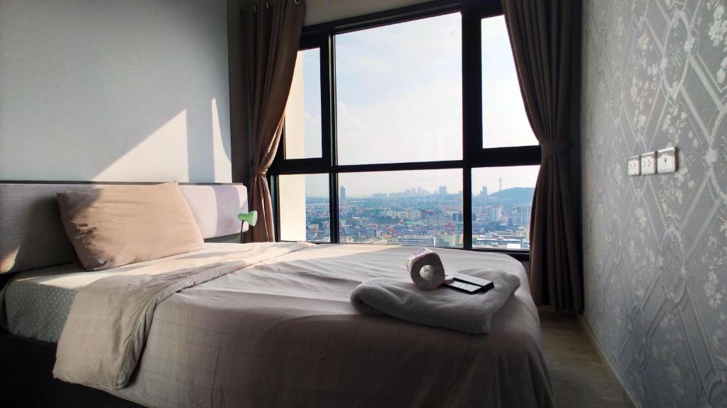 Апартаменты (Апартаменты с 2 спальнями и видом на море), Sea View Pool The Base Condo