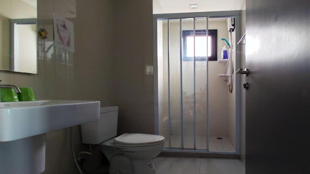 Апартаменты (Апартаменты с 2 спальнями и видом на море), Sea View Pool The Base Condo