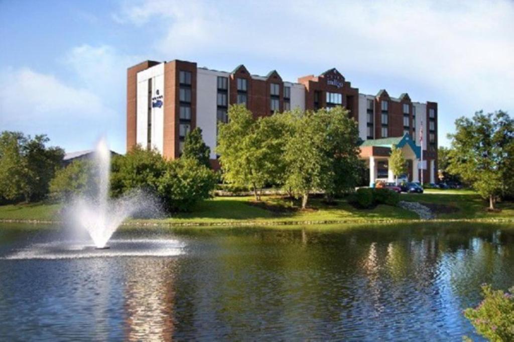 Hotel Indigo Chicago-Vernon Hills, an IHG Hotel image