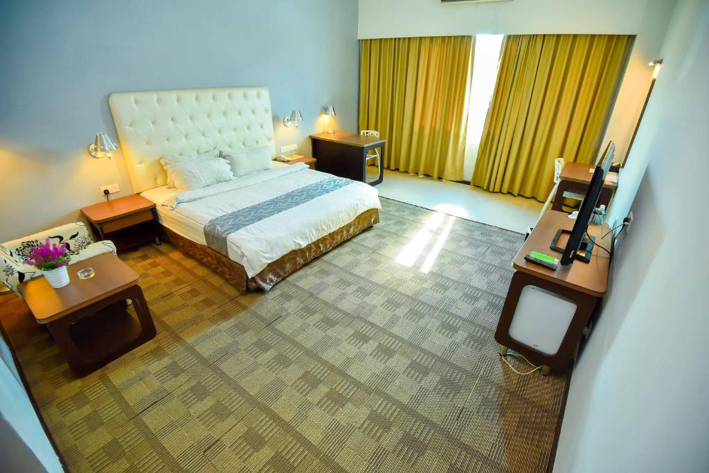 Ritz Garden Hotel Manjung - Tap to explore photos