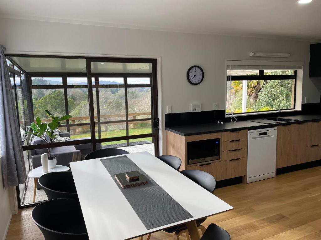 Modern apartment- rural outlook, central Cambridge photo 3