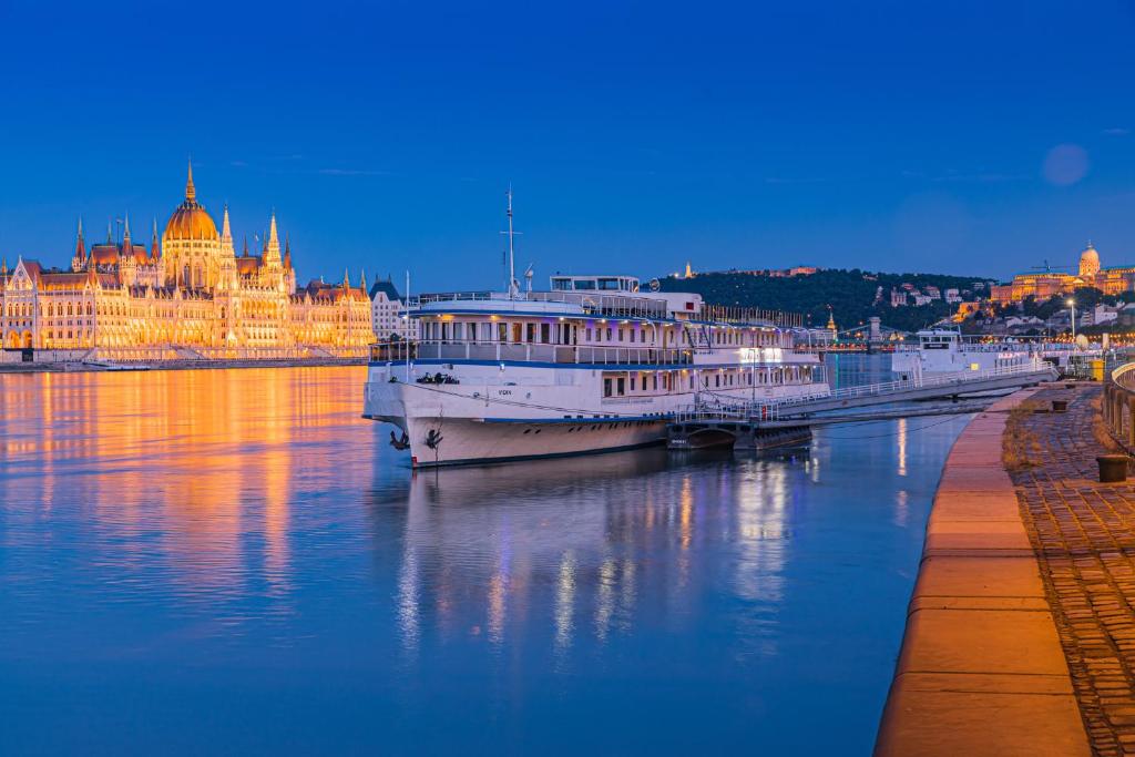 Одноместный (Стандартная одноместная каюта на лодке), Grand Jules - Boat Hotel