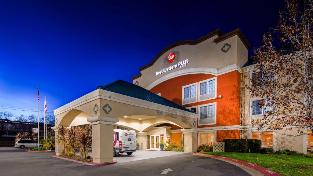 Best Western Airport Inn & Suites Oakland photo 1