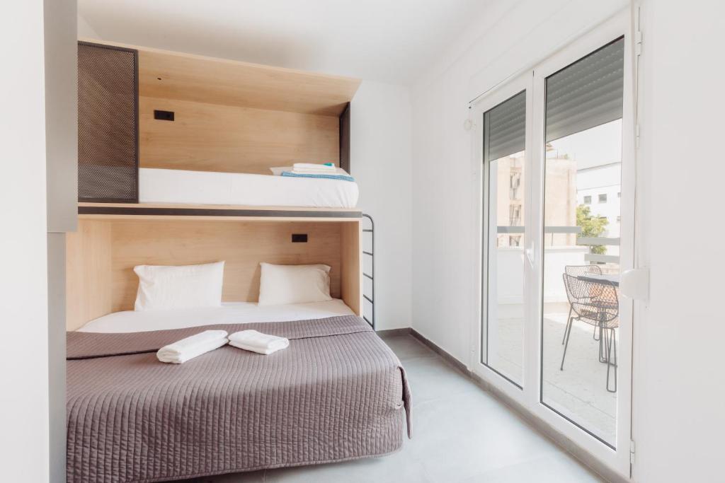 Четырехместный (Четырехместный номер с террасой), Athens Backpackers
