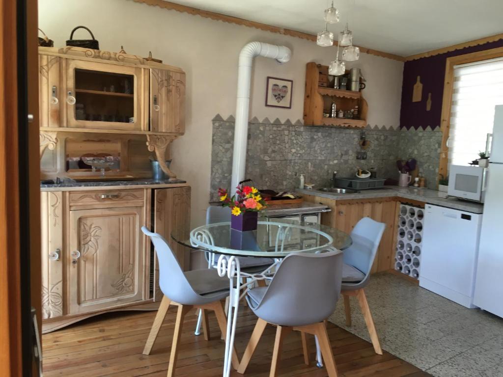 Maison de campagne dans le village photo 1