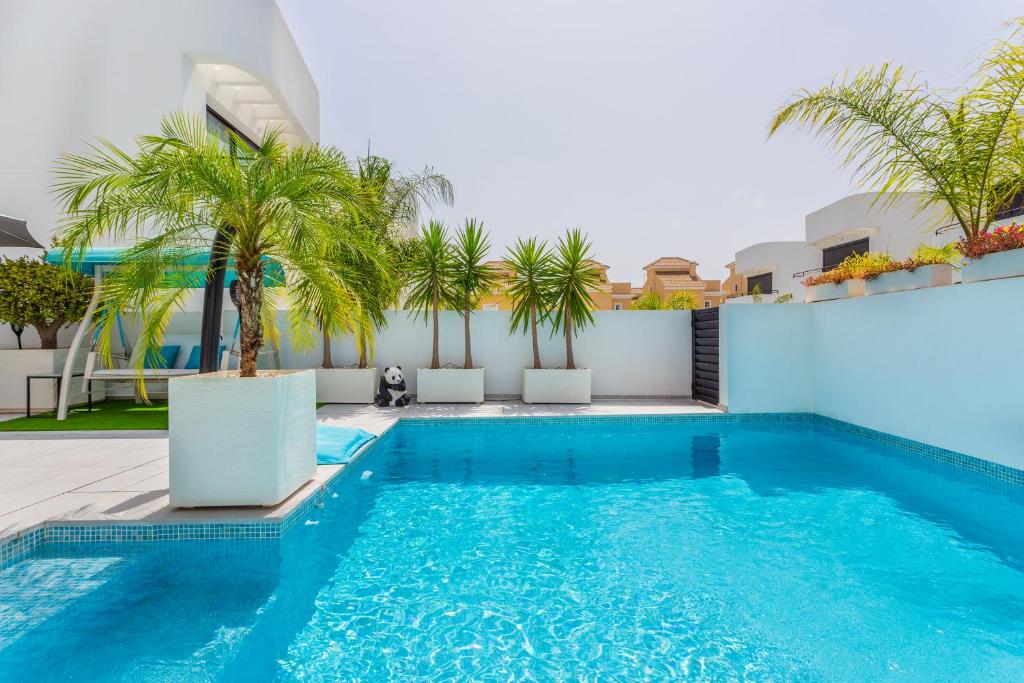 STYLISH VILLA 2018,POOL,3B.R.WIFI,NETFLIX photo 4