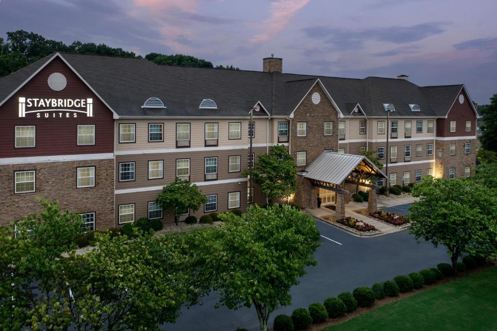 Staybridge Suites Greenville I-85 Woodruff Road, an IHG Hotel photo 1