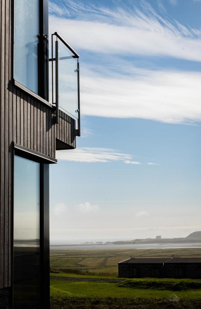 Black Beach Suites photo 3