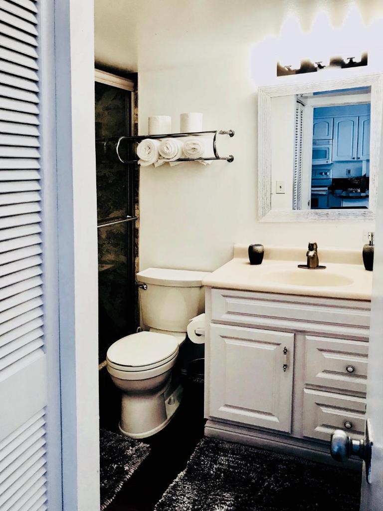 Студио (Номер-студия с балконом), Ilikai Hotel Condominiums