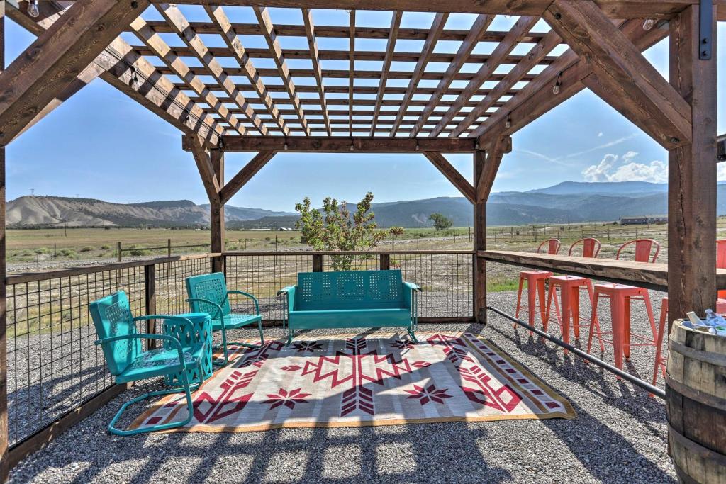 Montrose Barndominium on 7 Acres with Views! photo 1