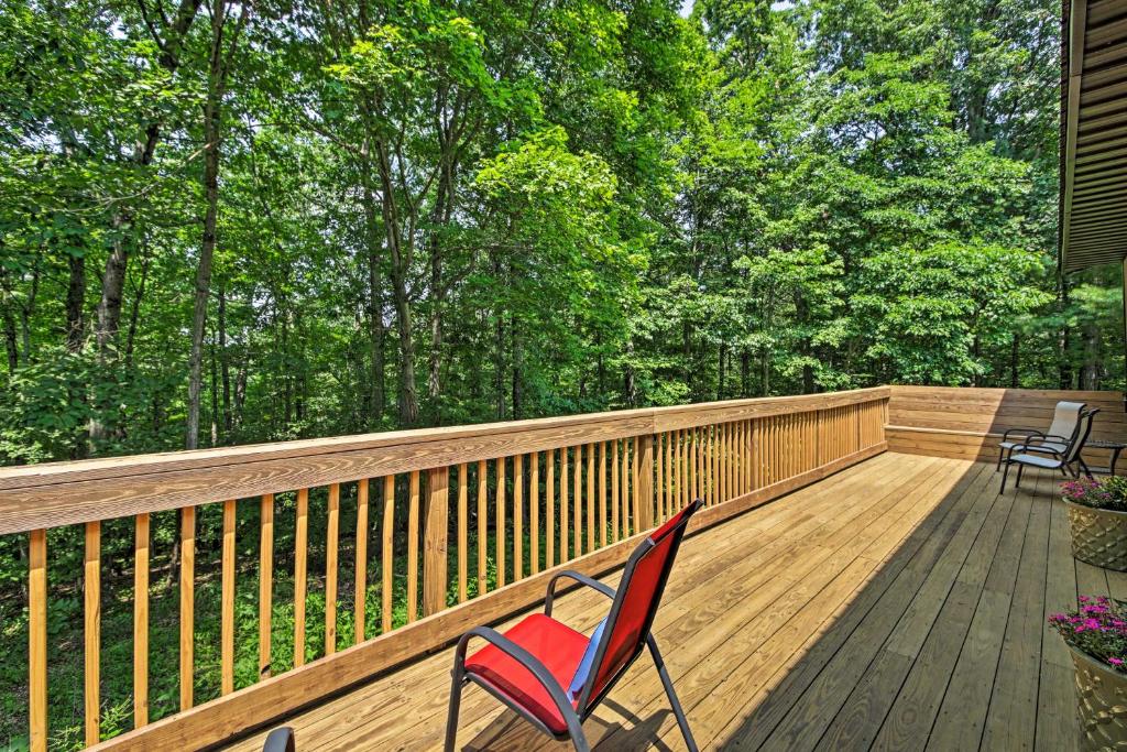 Camp Monroe in Bloomington with Deck and Views! photo 1