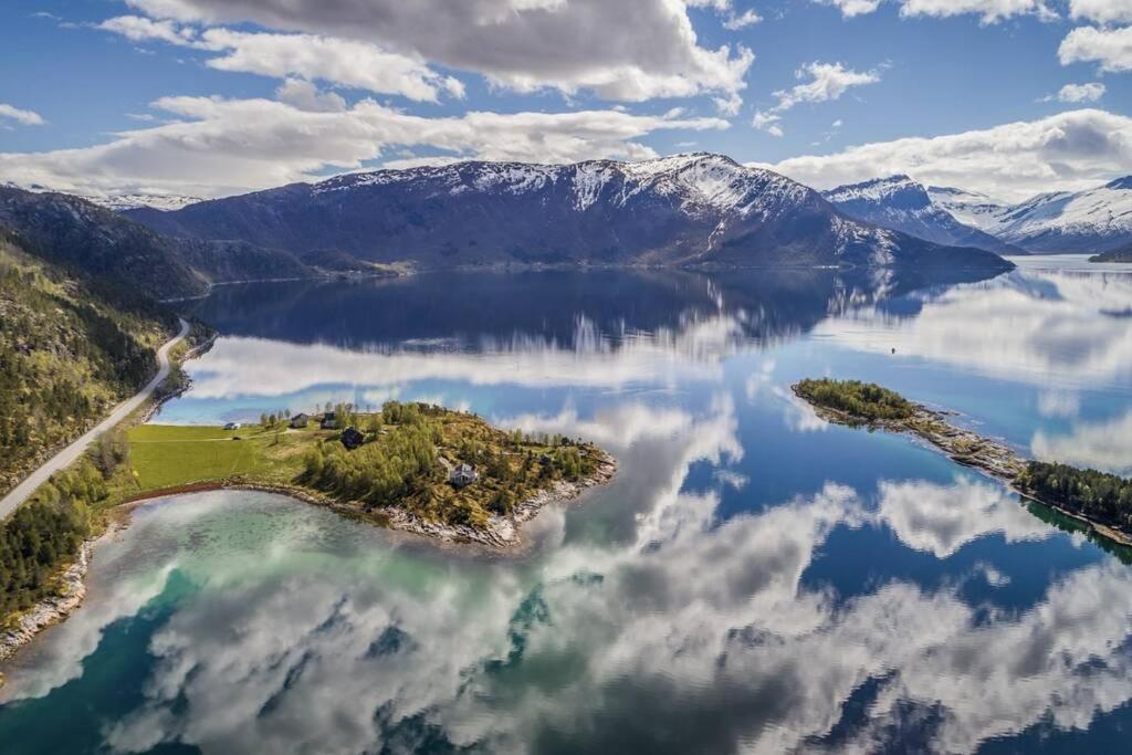 Unique holiday home in spectacular Efjord photo 1