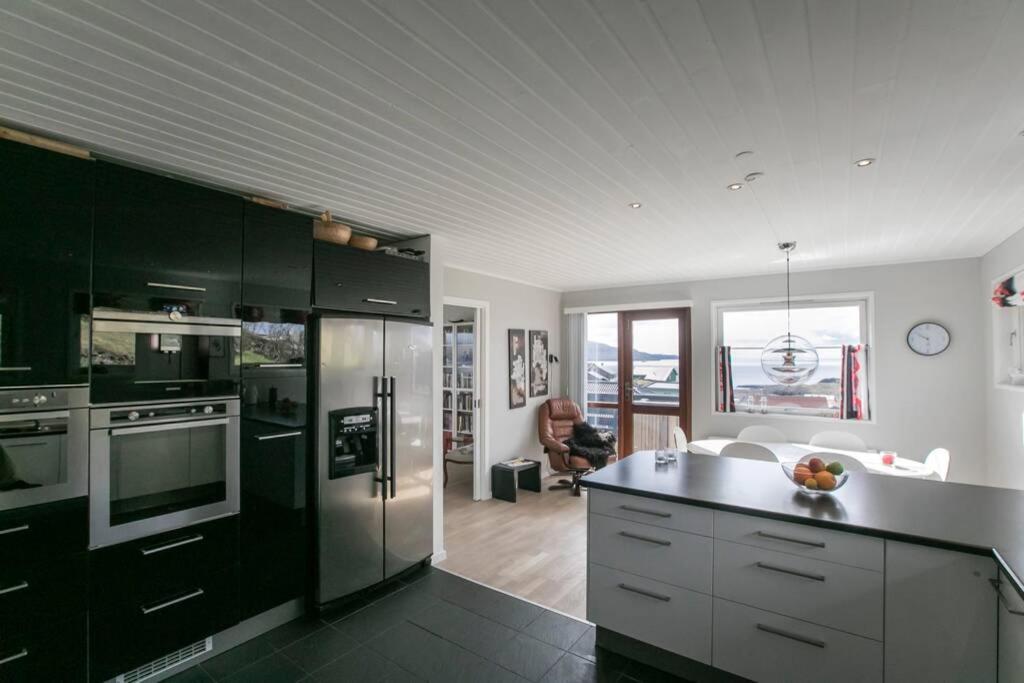 FaroeGuide seaview villa and apartment photo 3