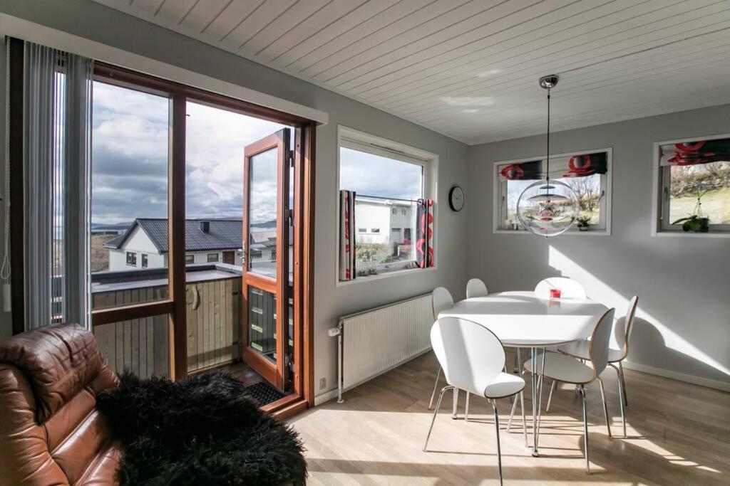 FaroeGuide seaview villa and apartment photo 1