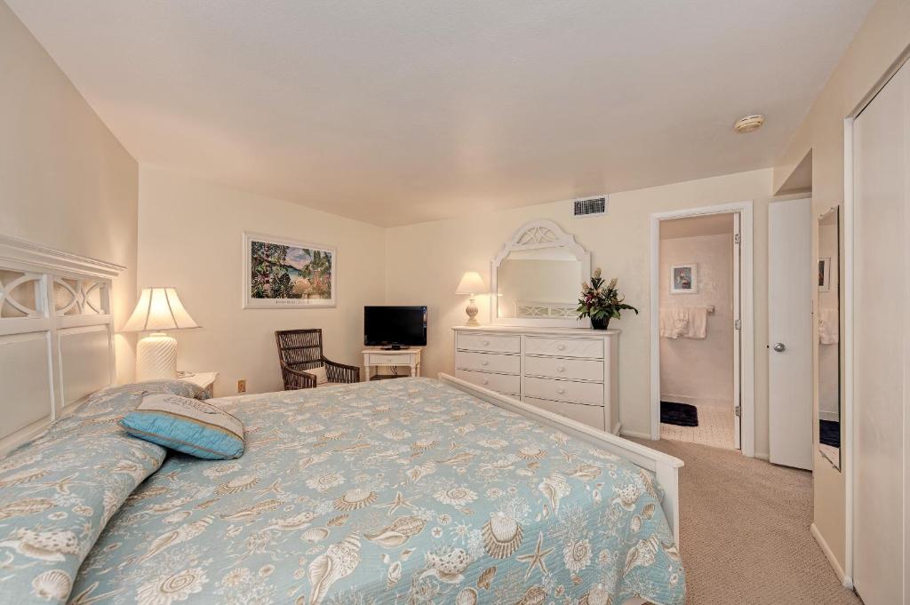 Sea Grape Inn 3 - BEACHFRONT Property image