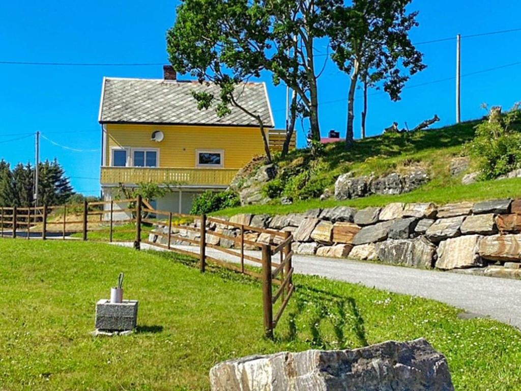 Five-Bedroom Holiday home in Vevang 2 photo 2