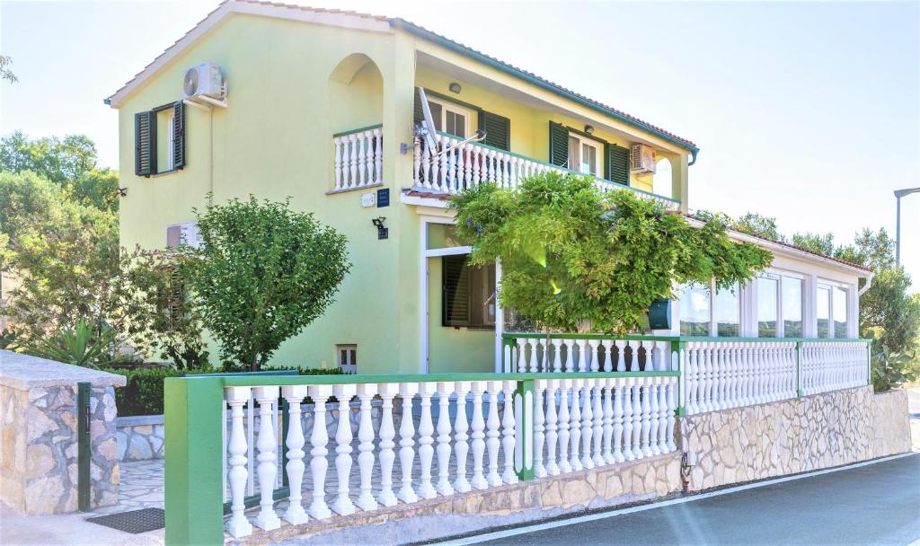 Apartment Pelicaric Sali Dugi otok