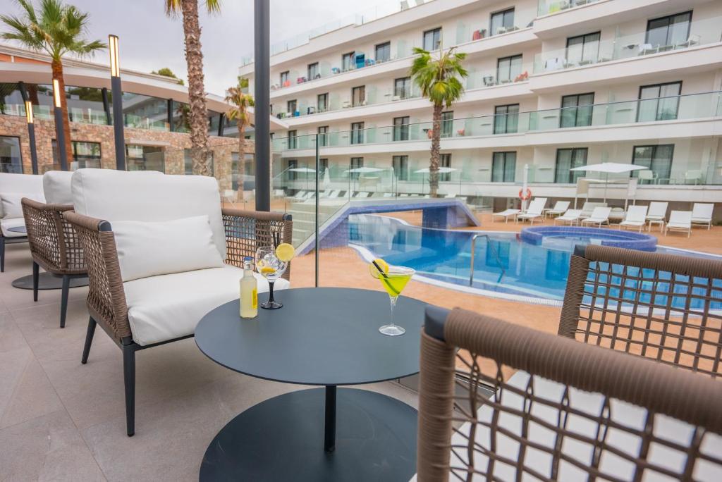 Hotel Morlans Suites - Adults Only photo 3