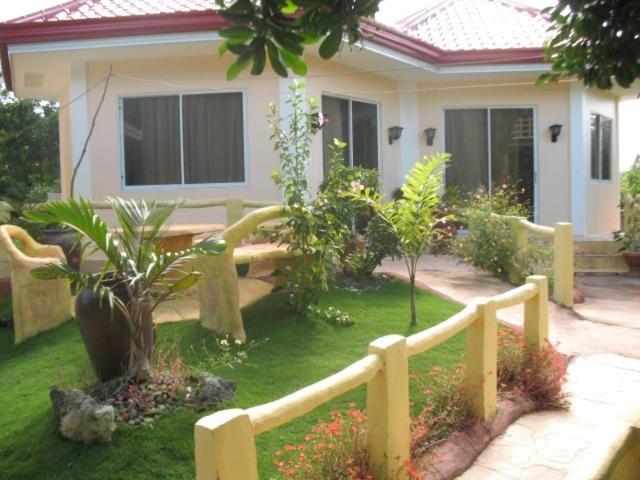 Двухместный (Двухместный номер с 1 кроватью и видом на бассейн), Almira Diving Resort