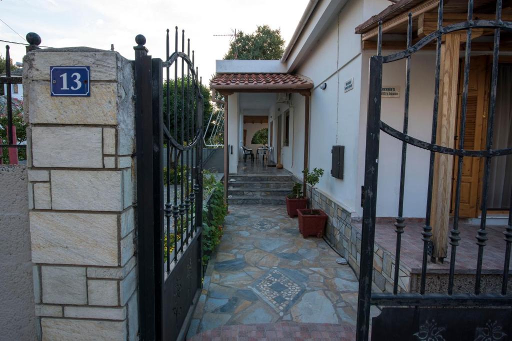 KERASIA'S COUNTRY HOUSE photo 2